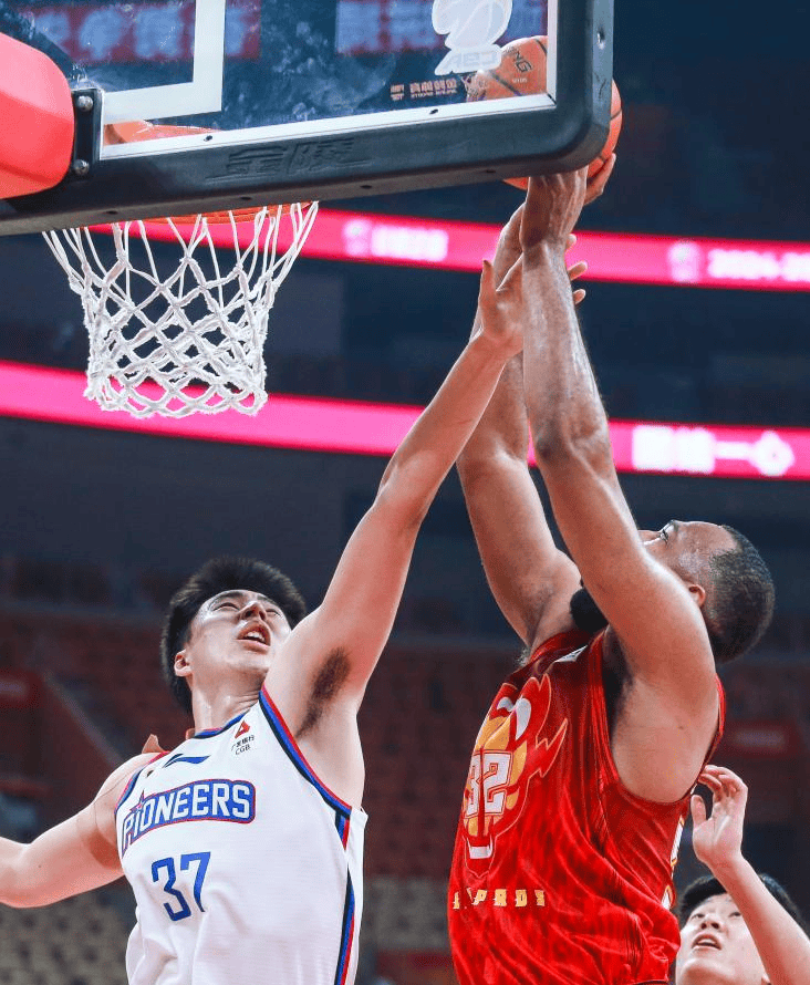 开云体育官网-关于深圳男篮迎CBA常规赛关键赛，今夜防线松动，更衣室稳定，更衣室氛围转暖的信息