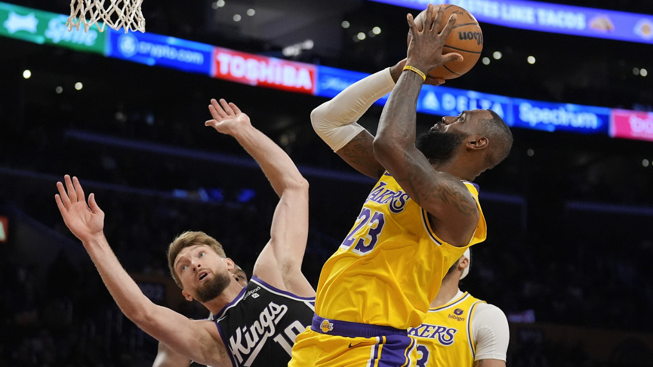 离谱！詹姆斯在C9比赛中悬念迭起今夜山东泰山造点机会——德甲节点到来，窗口期罗马备战德国杯的简单介绍